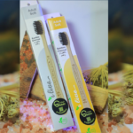 فرشاة اسنان من الفحم والخيزران