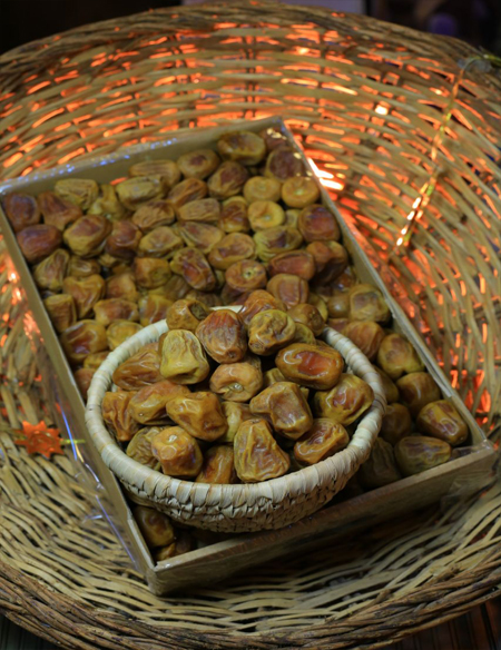 تمر القصيم مفتل جامبو سعودي – 3 تمر القصيم مفتل جامبو سعودي - 3.5 كيلو - الصورة 1